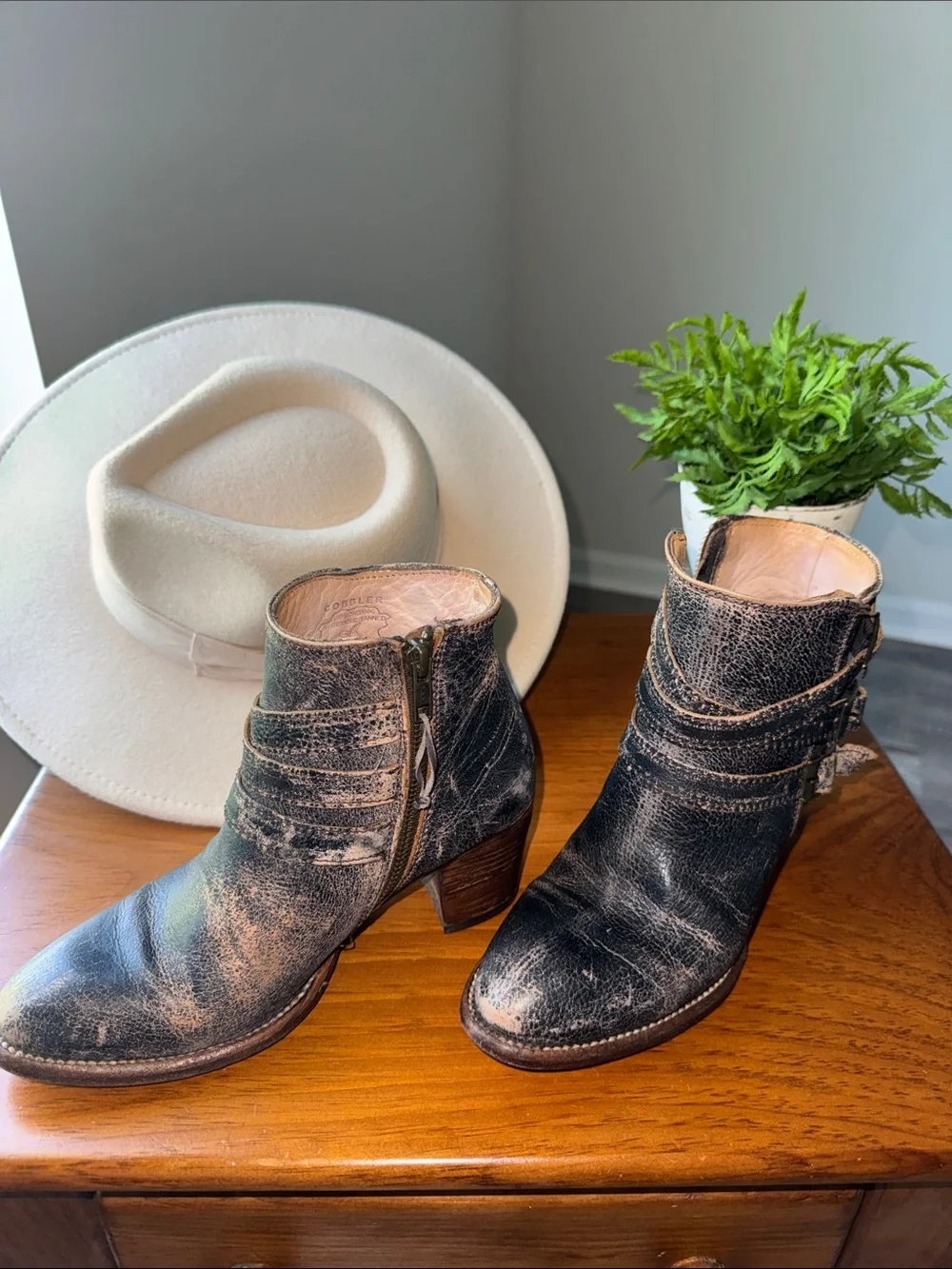 Bed Stu Distressed Brown 100% genuine Leather Ankle Booties Artesian Crafted - Picture 7 of 7